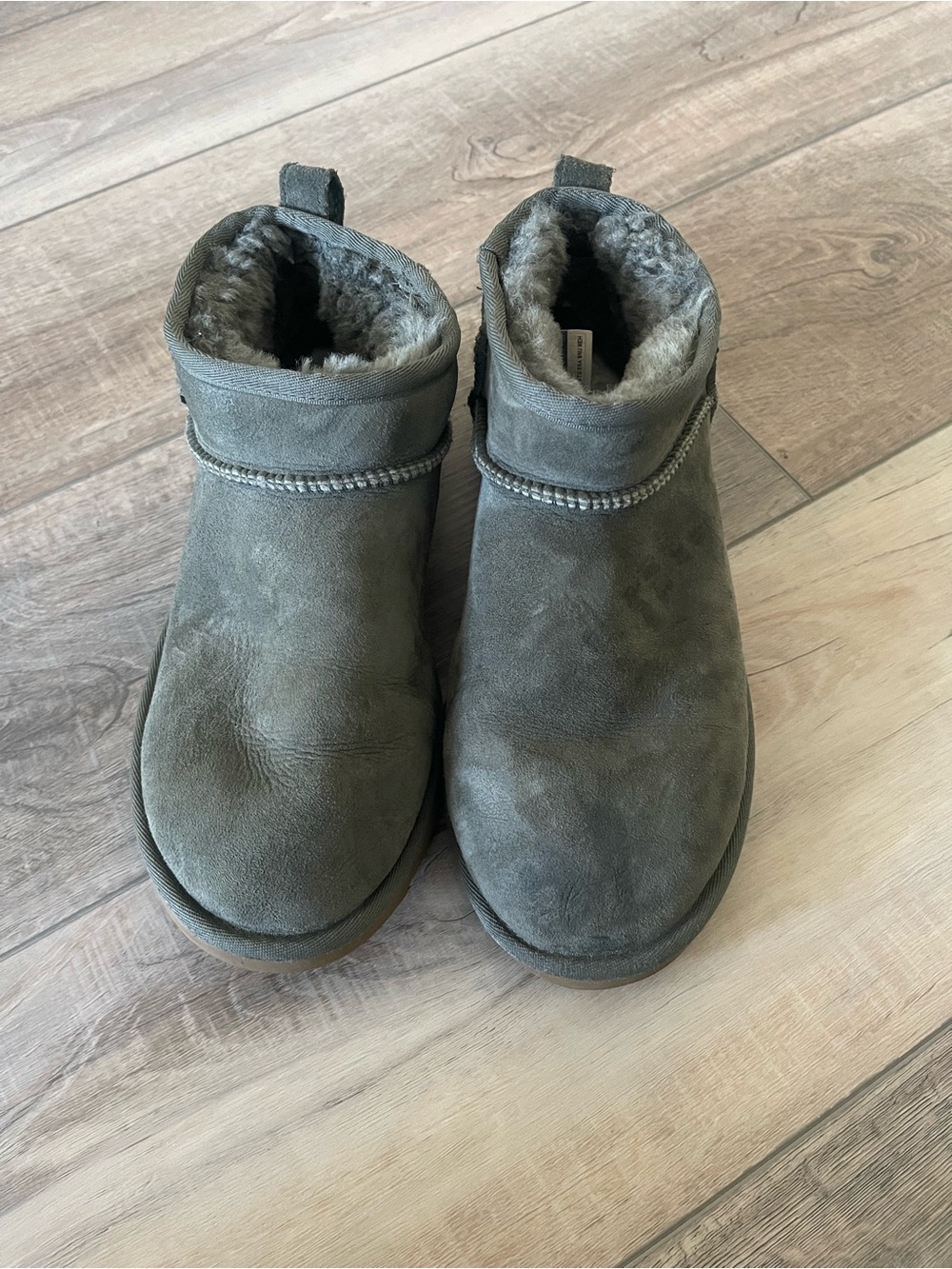 UGG Classic Ultra Mini Boots - Olive Green - Size 8 (Excellent Condition)